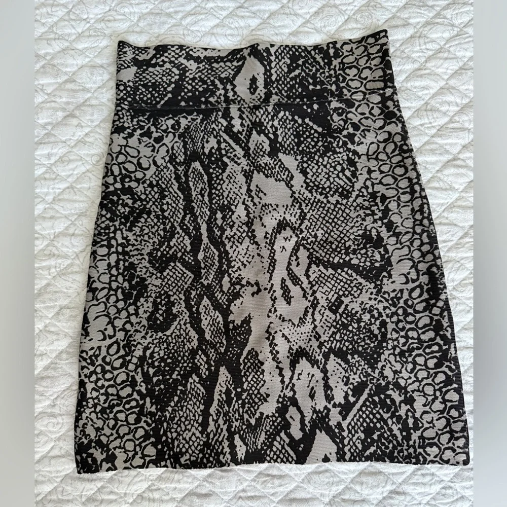 BCBGMAXAZRIA Animal Print Mini Skirt